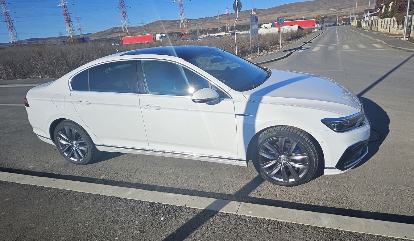 VW Passat GTE Plug-in Hybrid Noiembrie 2019