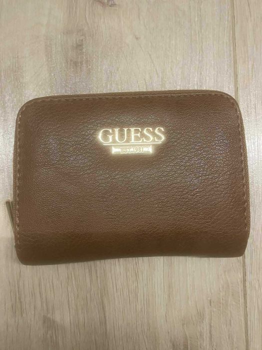 Дамски портфейл GUESS