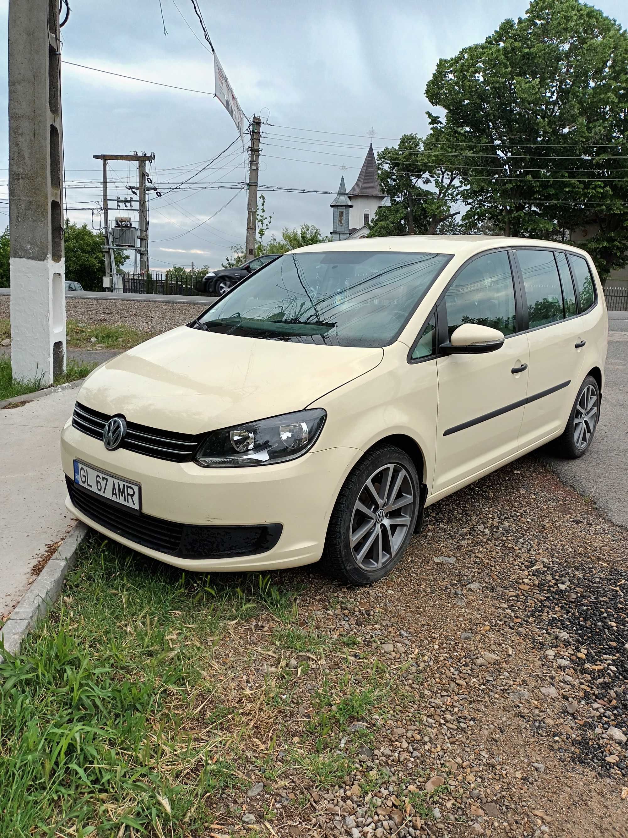 Vand Volkswagen Touran automat 2015