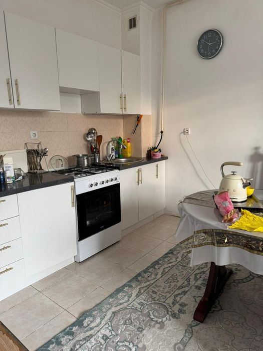 сдается однокомнатная кв по улице Наурызбай батыра 7 за 150тысяч тг