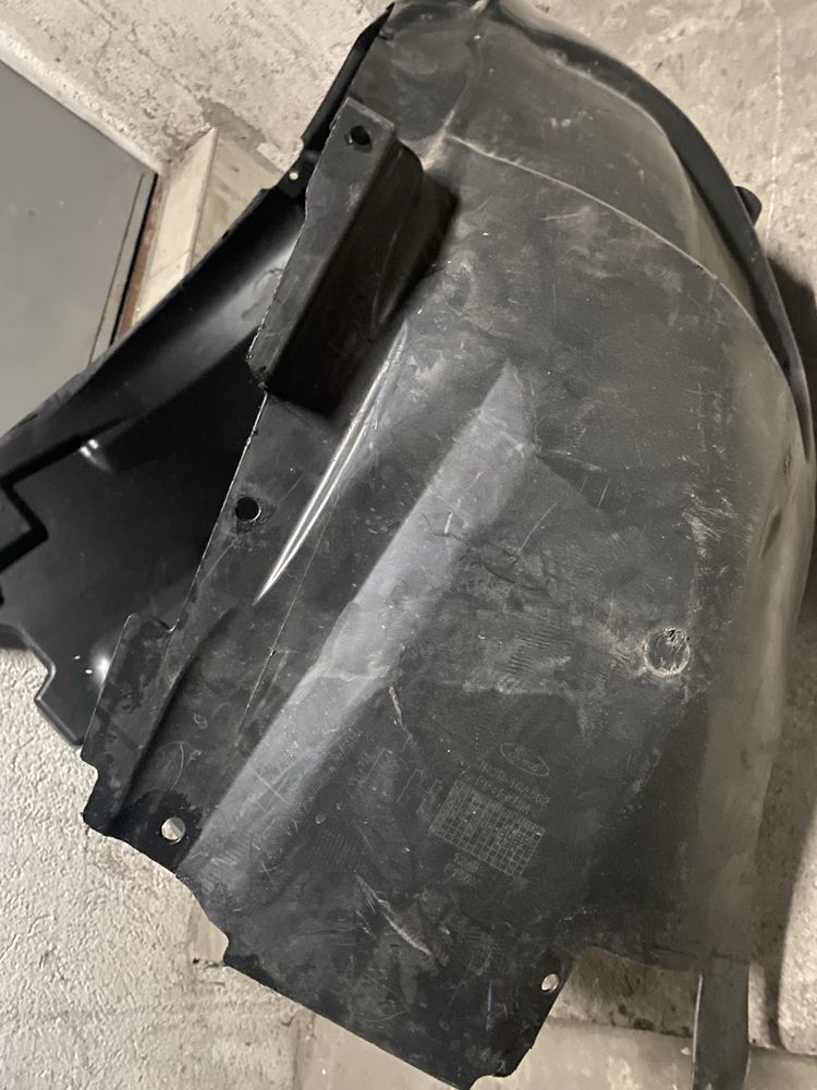 Подкалник преден десен Mustang gen6 2018+