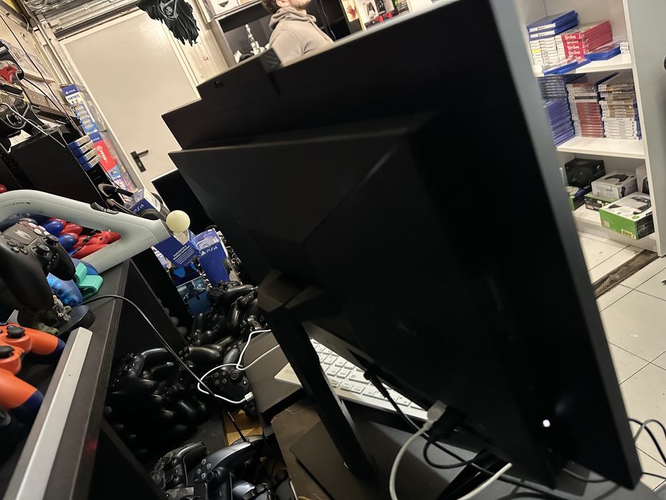 Sistem All-In-One PC ASUS ExpertCenter i3 8GB 256GB SSD