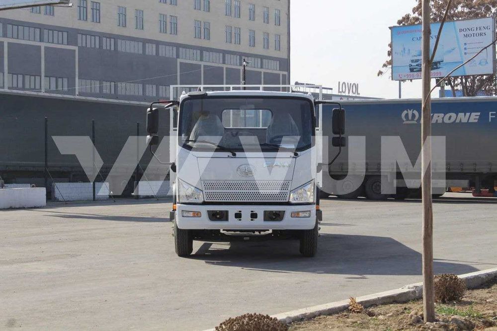 Бортовой фургон FAW Tiger V 4х2 объем кузова 11,2 куб