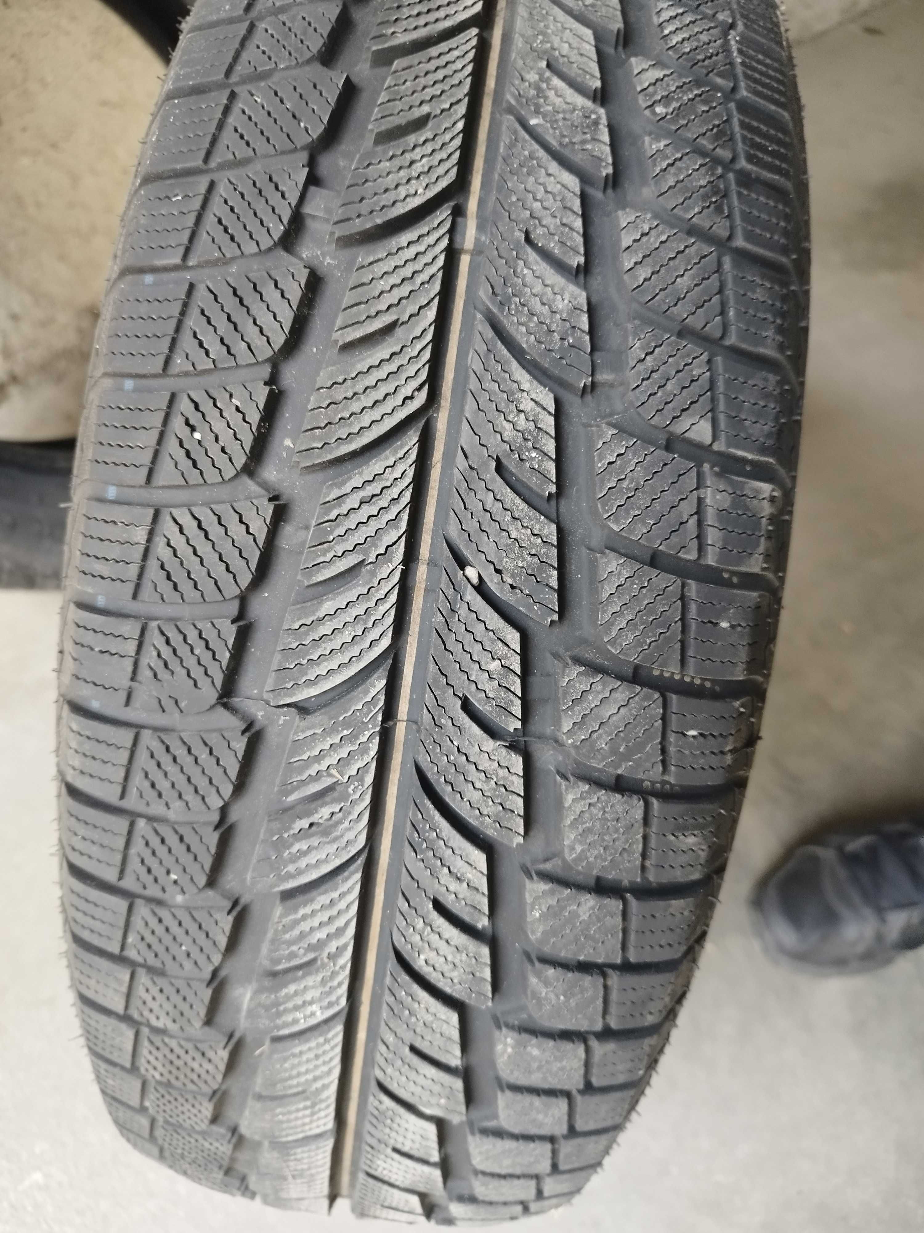 Зимни гуми Royal Black 225/60R17 2бр