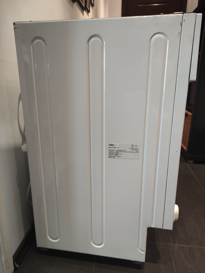 Пералня Hotpoint Ariston AWM 1081 EU (счупен барабан)