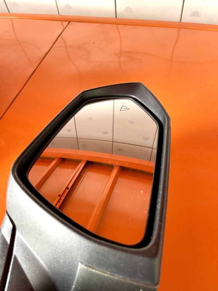 Боковое зеркало на Hyundai Elantra CN7 Хендай Элантра