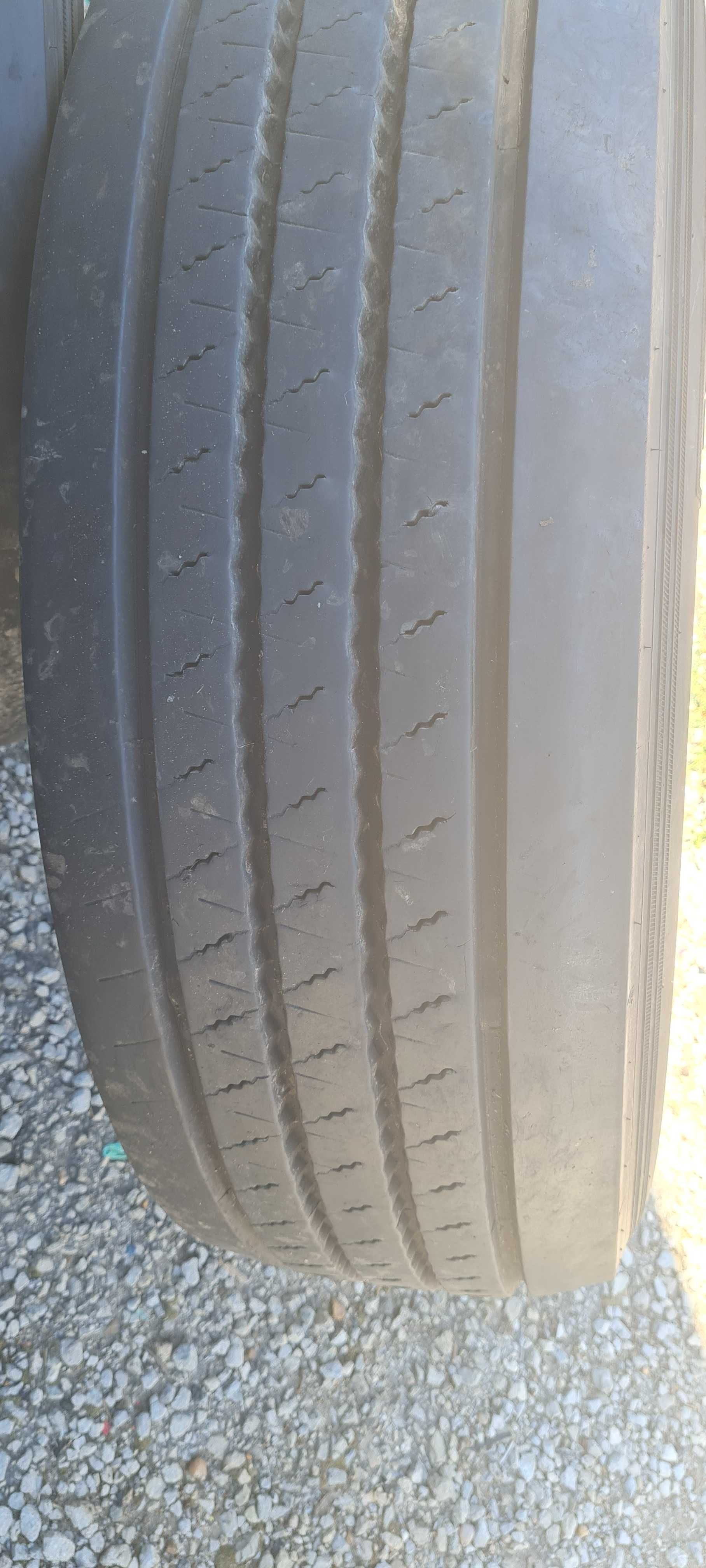 Предни гуми 315/70 /22.5