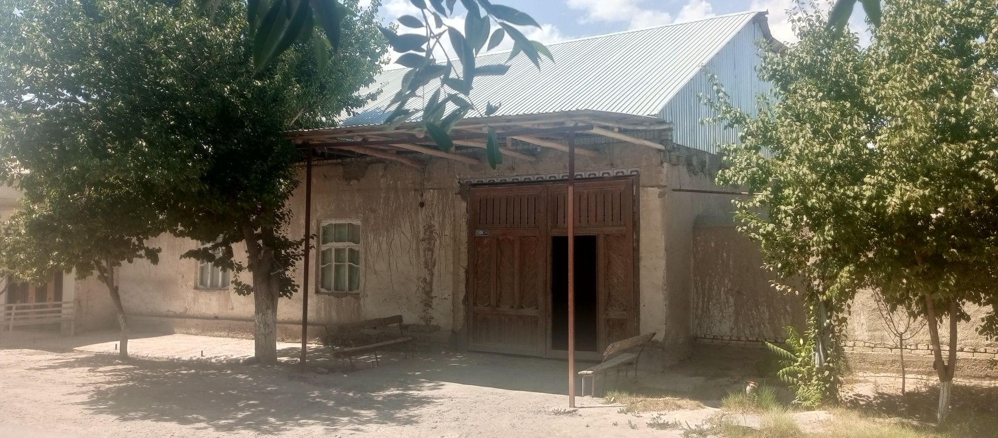 Ховли сотилади ,