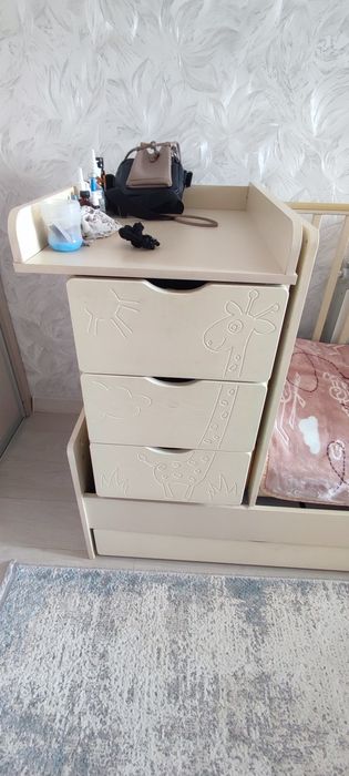 Продаем манеж- кровать в отличном состоянии