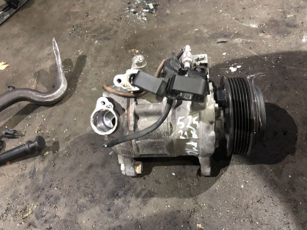 Компресор климатик бмв 5 ф10/11 525 218 ( kompresor bmw f10/11 )