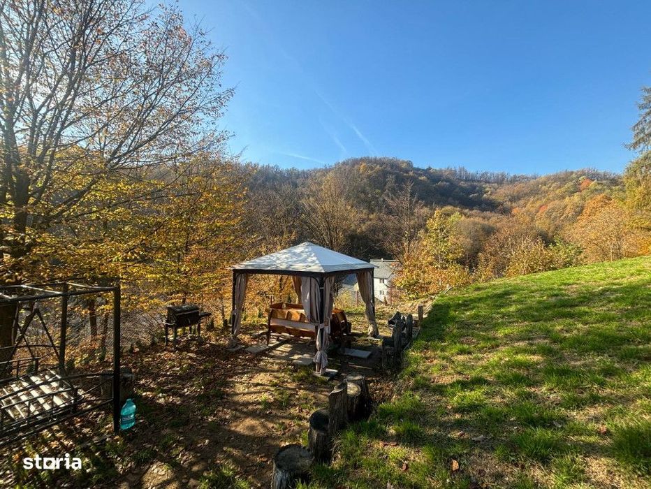 Vanzare - teren 34 ari ,  intravilan, pozitie superba