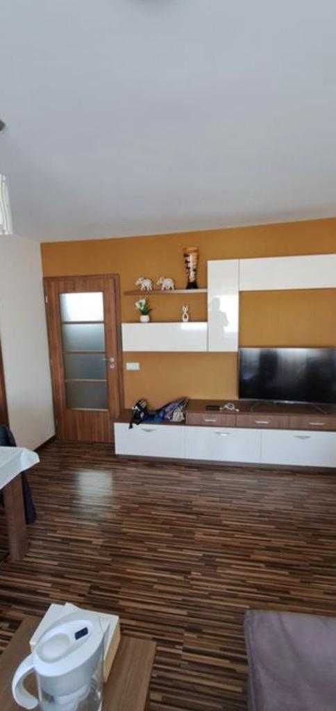 De Vanzare apartament cu 3 camere, Aleea Milcov, Micro 15.