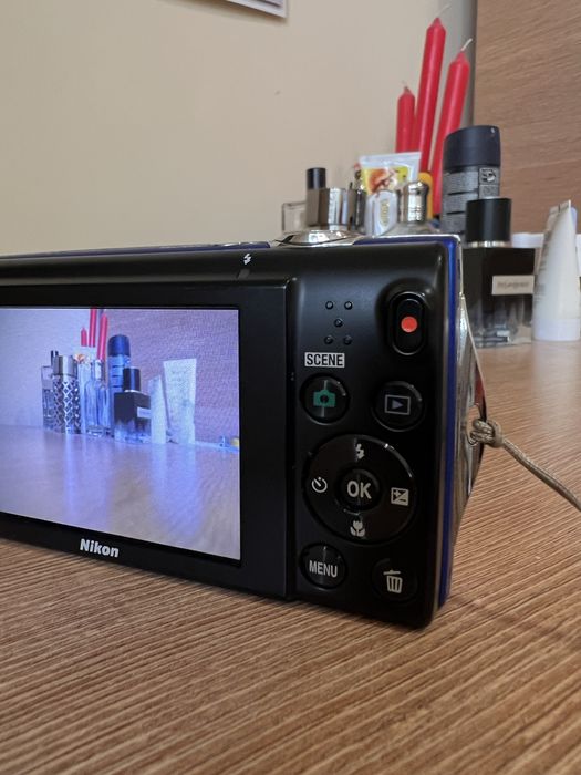 Фотоапарат Nikon 12,2Mp (+подаръци)