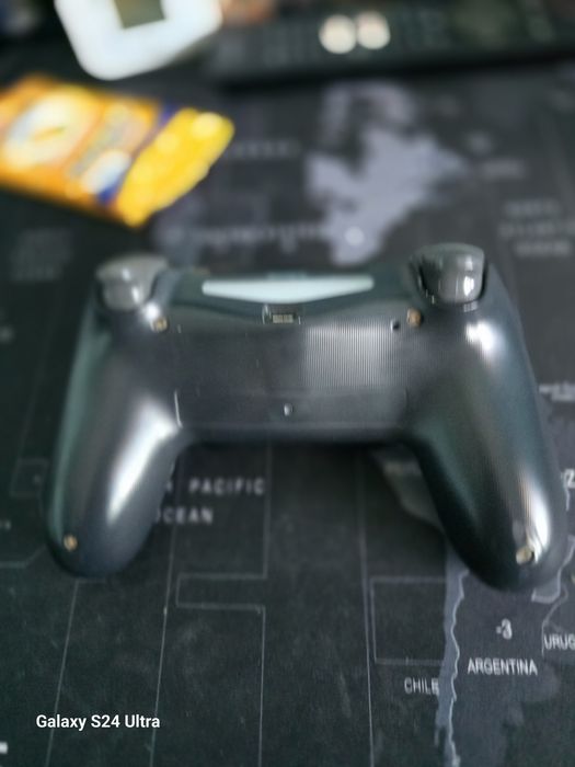 PS4 PRO+ 3 Оригинални джойстика(1TB)