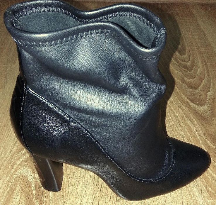 CALVIN KLEIN botine cu toc
