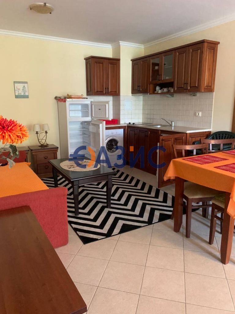 Продава се Тристаен апартамент в Созопол - 110 кв.м за 1455 €/кв.м - Снимка #1