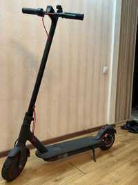 Электросамокат Xiaomi M365 Pro Electric Scooter
