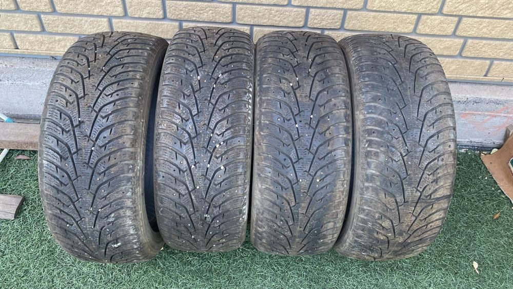 Продам шины 4 шт MAXXIS 215/55/17