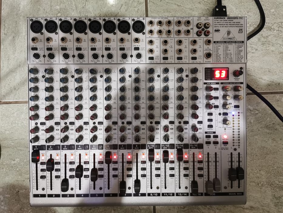 Mixer pasiv BEHRINGER Eurorak UB 2222 FX - PRO