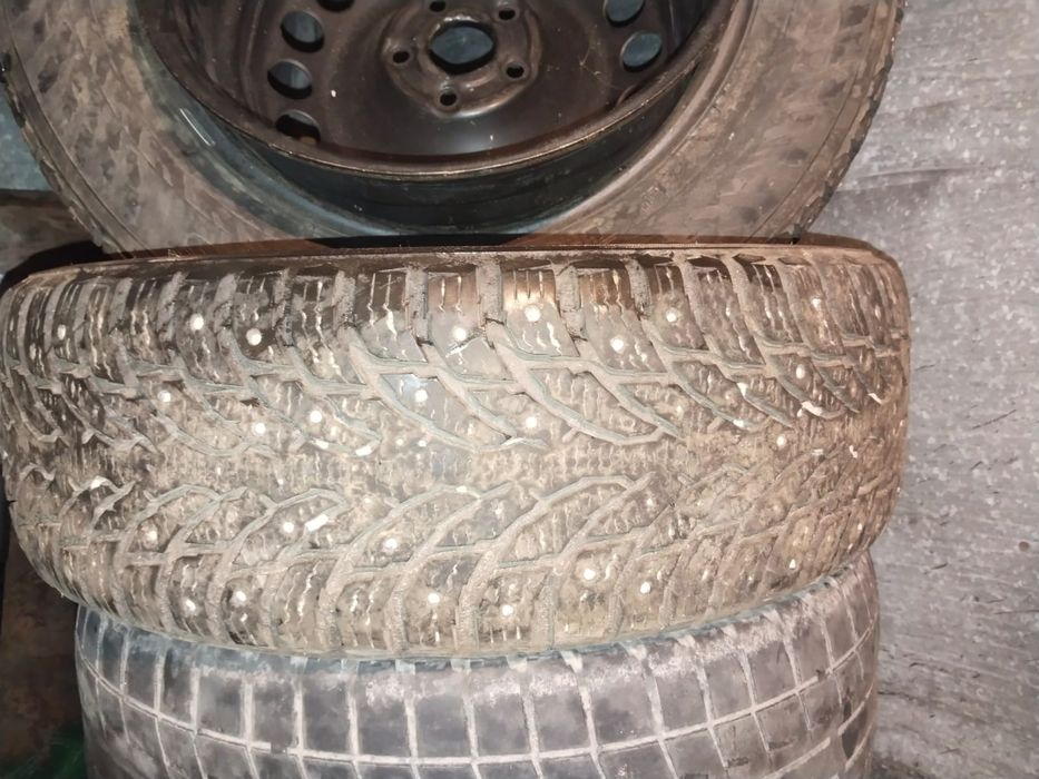 Продам шины 225,65 R17.