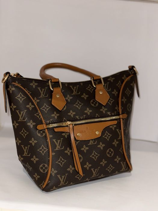 Louis Vuitton Monogram Elegant Zip Tote