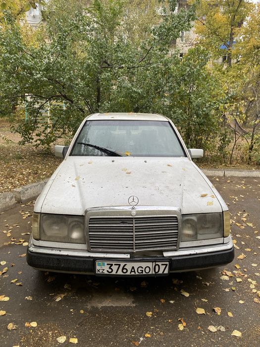 Продам мерседес 124 2 литра стоит моновпрыск
