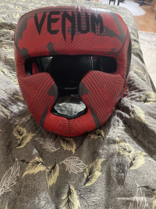 Продам шлем venum
