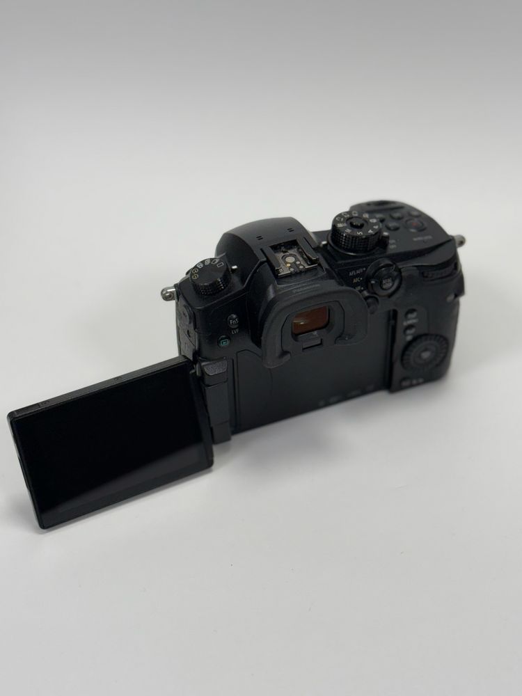 Фотоапарат Panasonik GH5 + обектив Panasonic Leica DG 12-60mm f 2.8-4