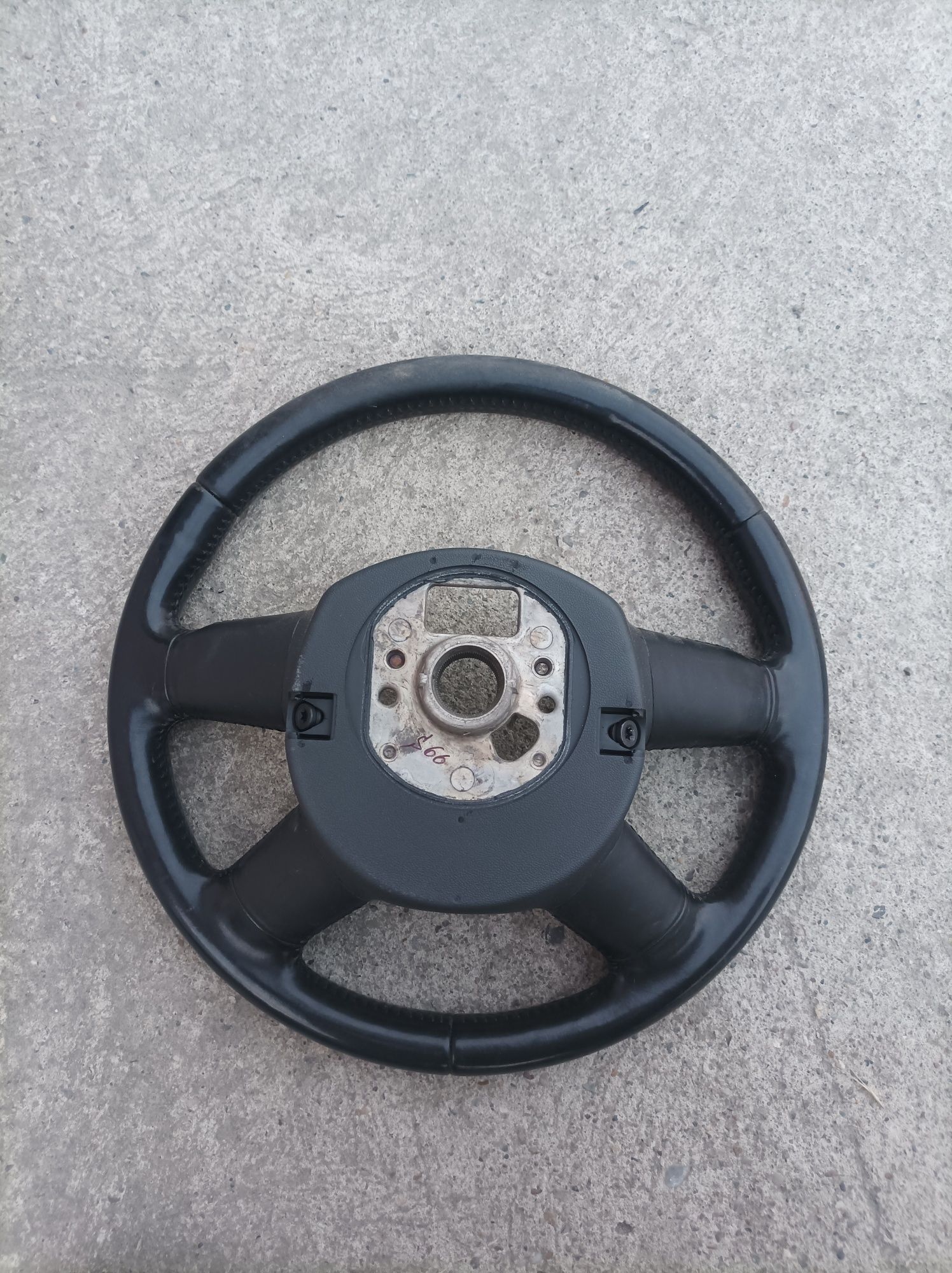Volan Audi A4 B8