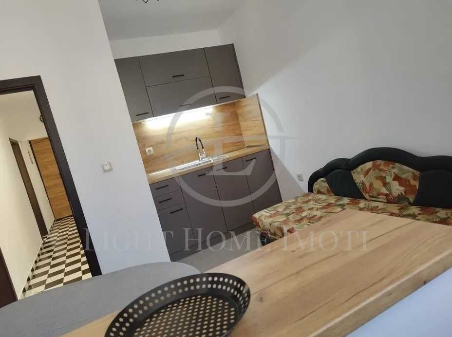 Продава се Тристаен апартамент в Пловдив, Изгрев - 80 кв.м за 1050 €/кв.м - Снимка #2