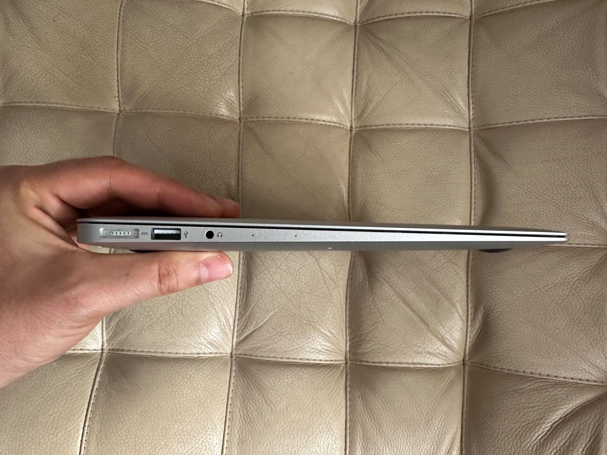 MacBook Air 13 2017 8GB iStyle