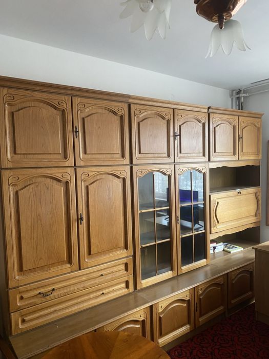 Vand mobila de  sufragerie + o comda telwvizor din lemn, lungime 4 m,