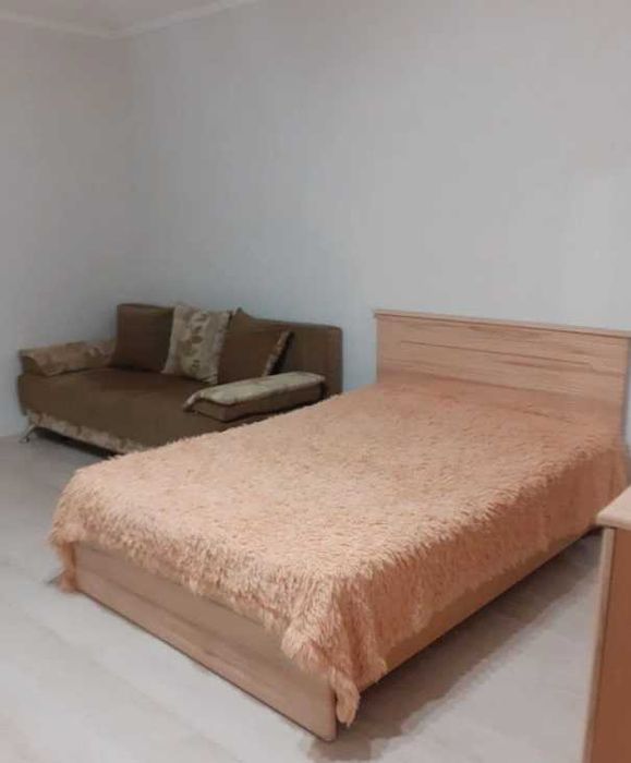 Дава се под наем Едностаен апартамент в Пловдив, Остромила - 40 кв.м за 219.3 € - Снимка #1