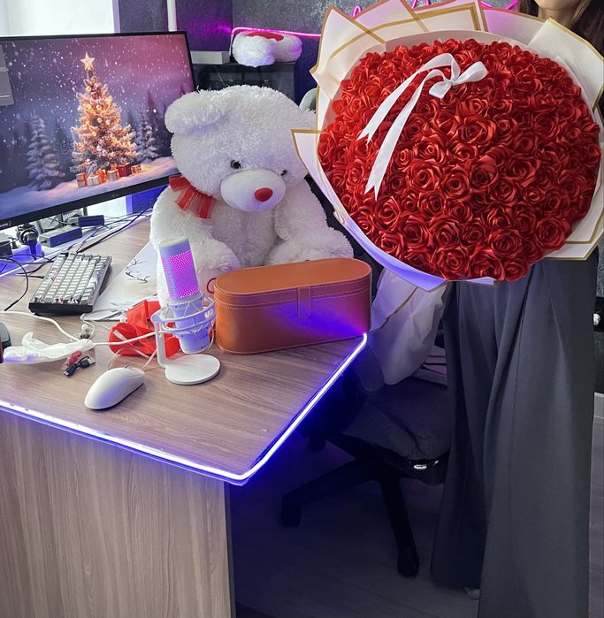 Роза атласные цветы 101 штук