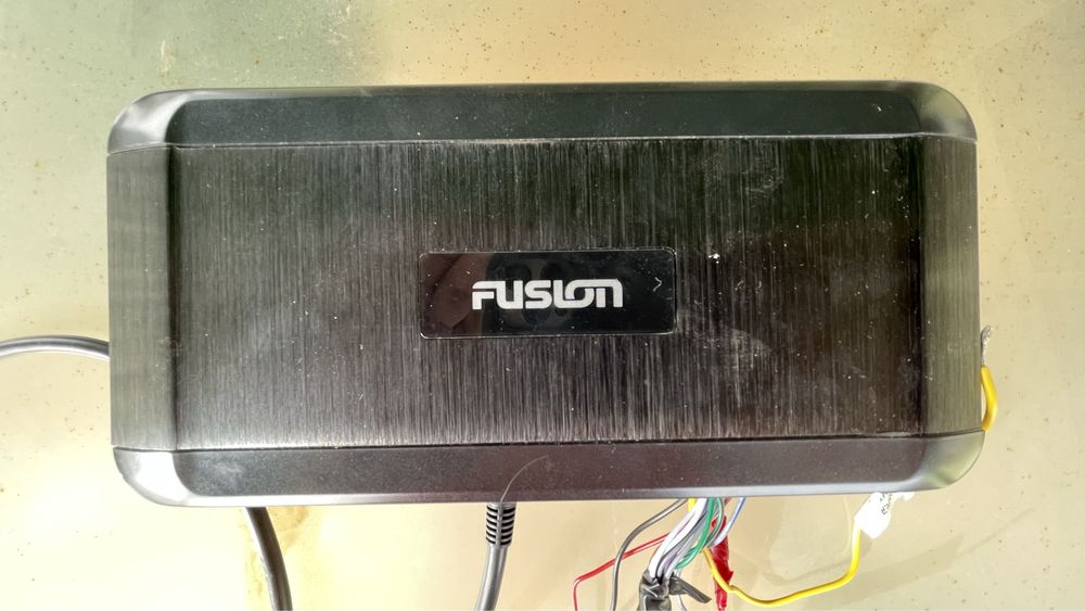 Player Fusion Entertainment BB300 (pentru ambarcatiuni)