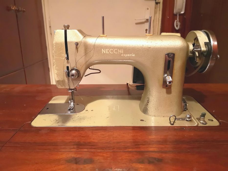 Шевна машина Necchi Esperia с педал
