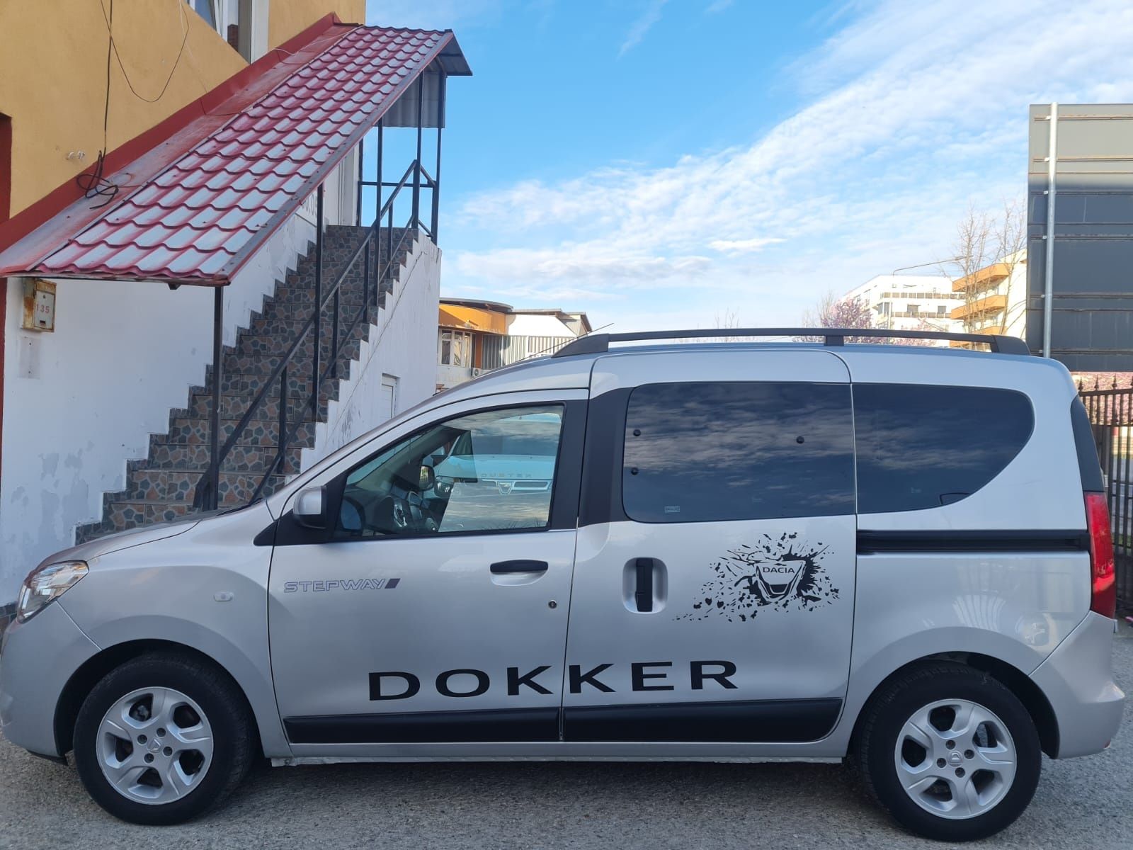 Set autocolant stâlpi/montanți Dacia Dokker