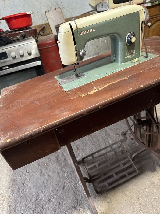 Maşina de cusut Ileana
