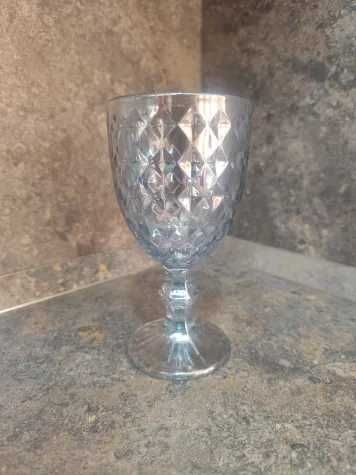 Чаши за вино от дебело стъкло