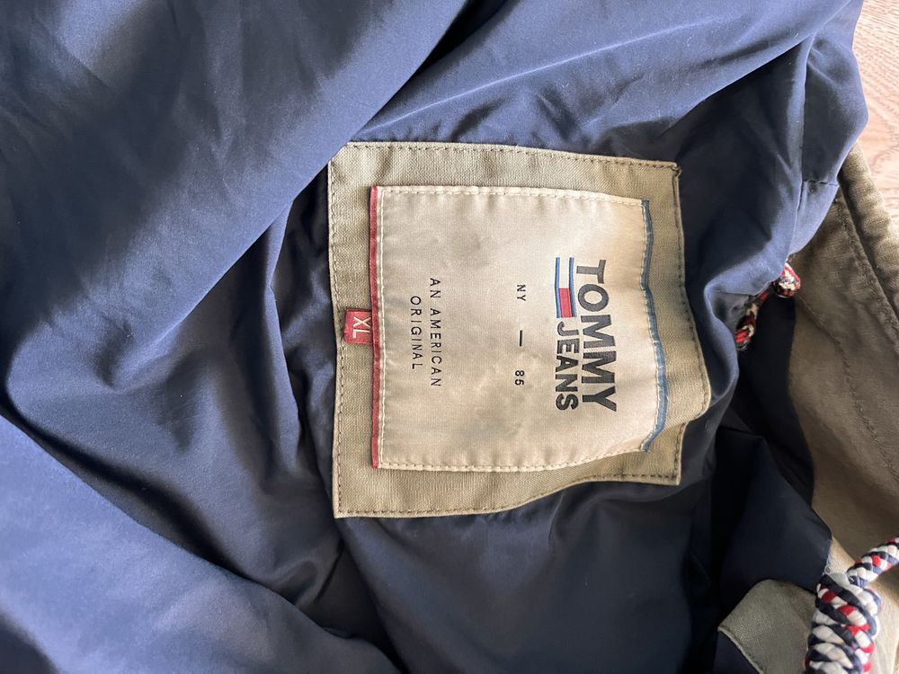 Мъжка парка tommy hilfiger xl.