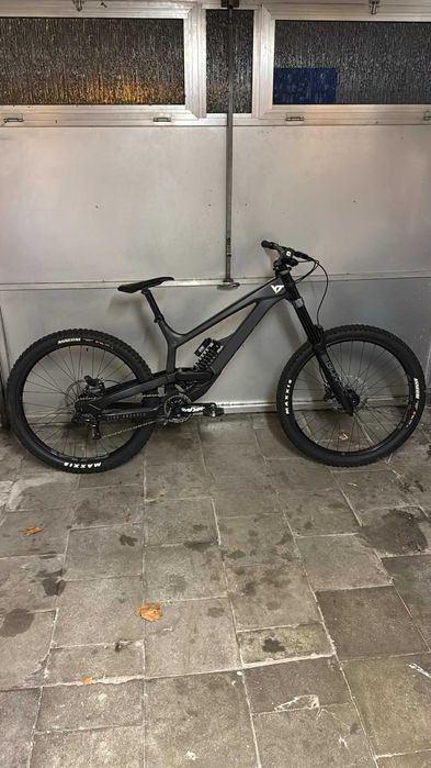 НОВО Downhill колело YT Tues 2021 Black magic XL 27.5