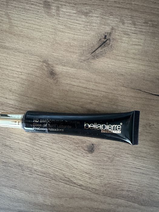 Нов, неотварян HD изглаждащ праймер на марката Bellapierre.