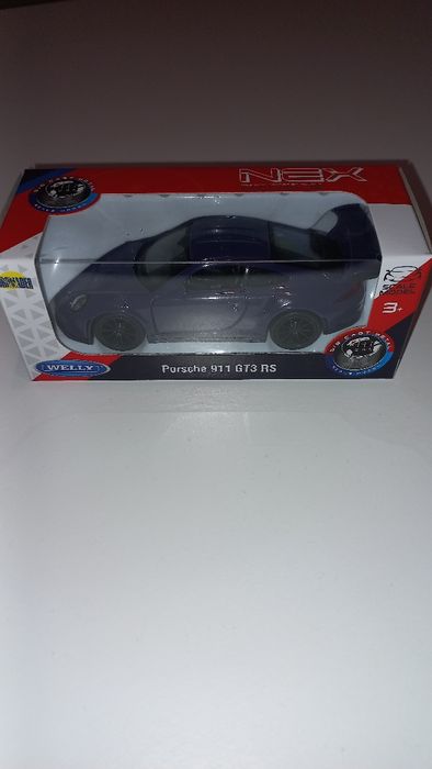 Vând mașinuțe de metal