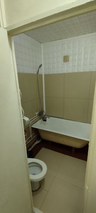 Срочно Продаетс 1 комнатная квартира 4 этаж ориентир сзади магазина ФА