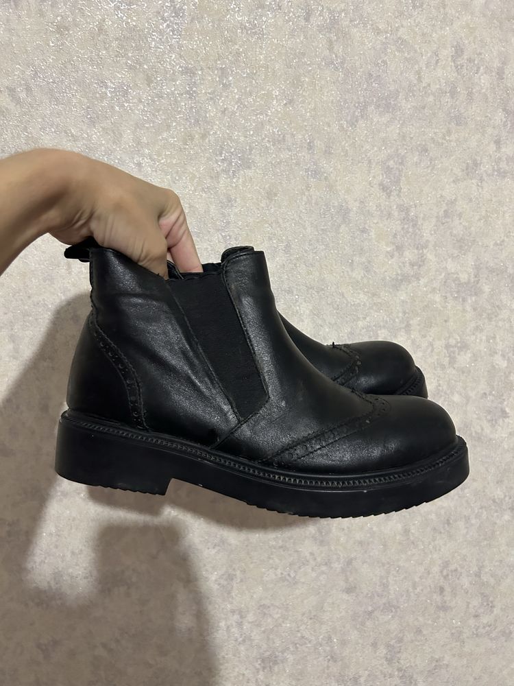 Продам зимние ботинки