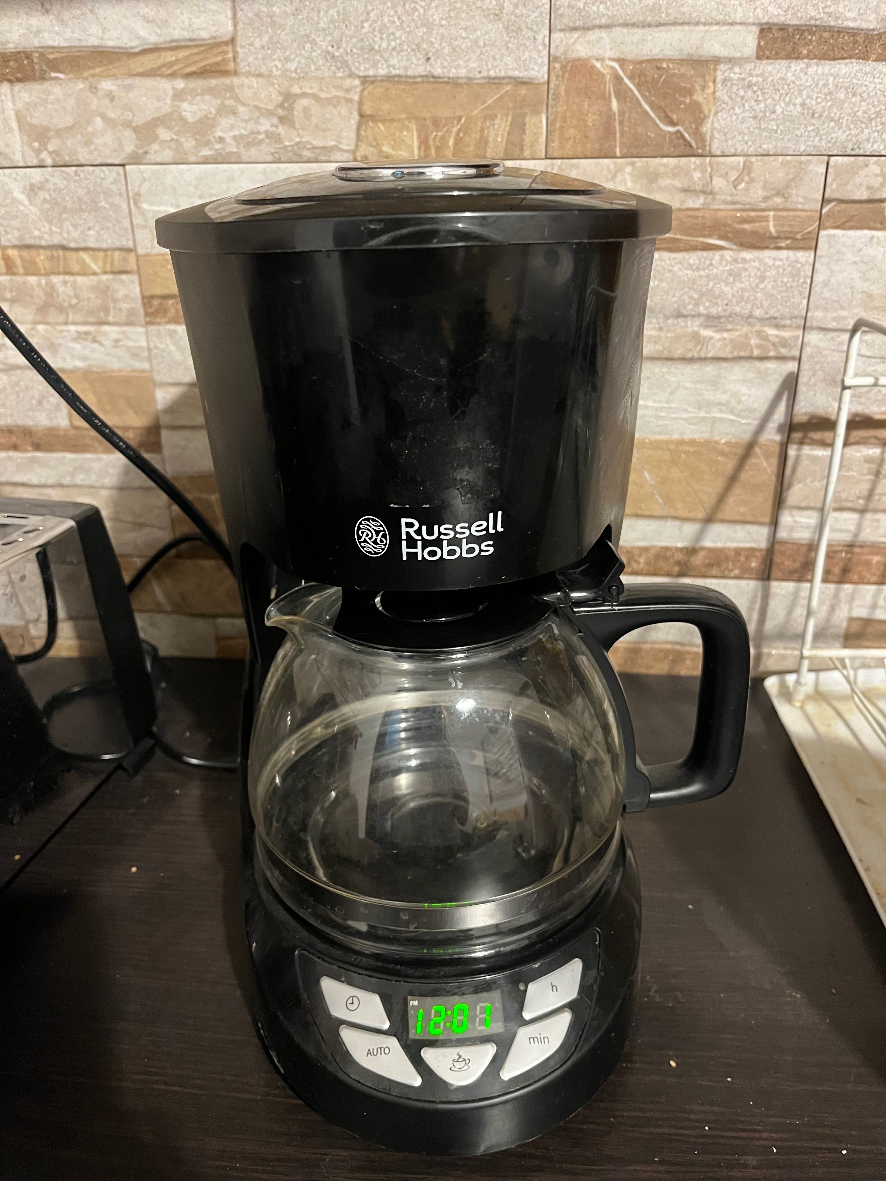 Филтърна кафемашина Russell Hobbs