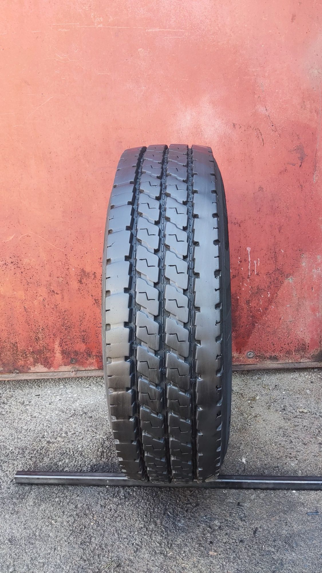 1бр. гума 195/R/14 Kumho KRD07, dot22
12PR, плата
dot22
9.7mm
Много до