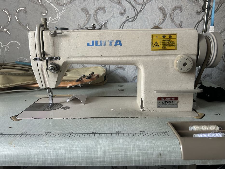 промышленная одноигольная прямострочная швейная машина