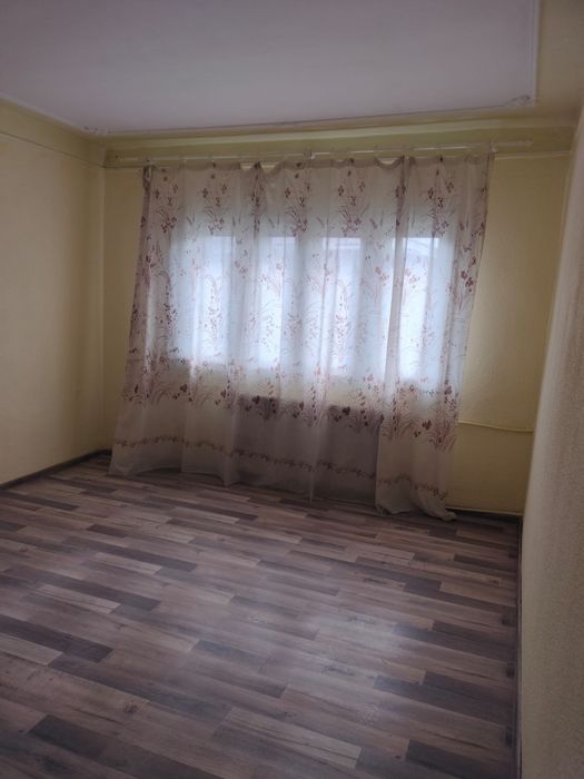 Vand apartament 2 camere