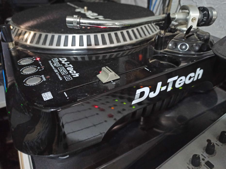 Продавам Два Грамофона DJ-Tech Vinyl USB 10